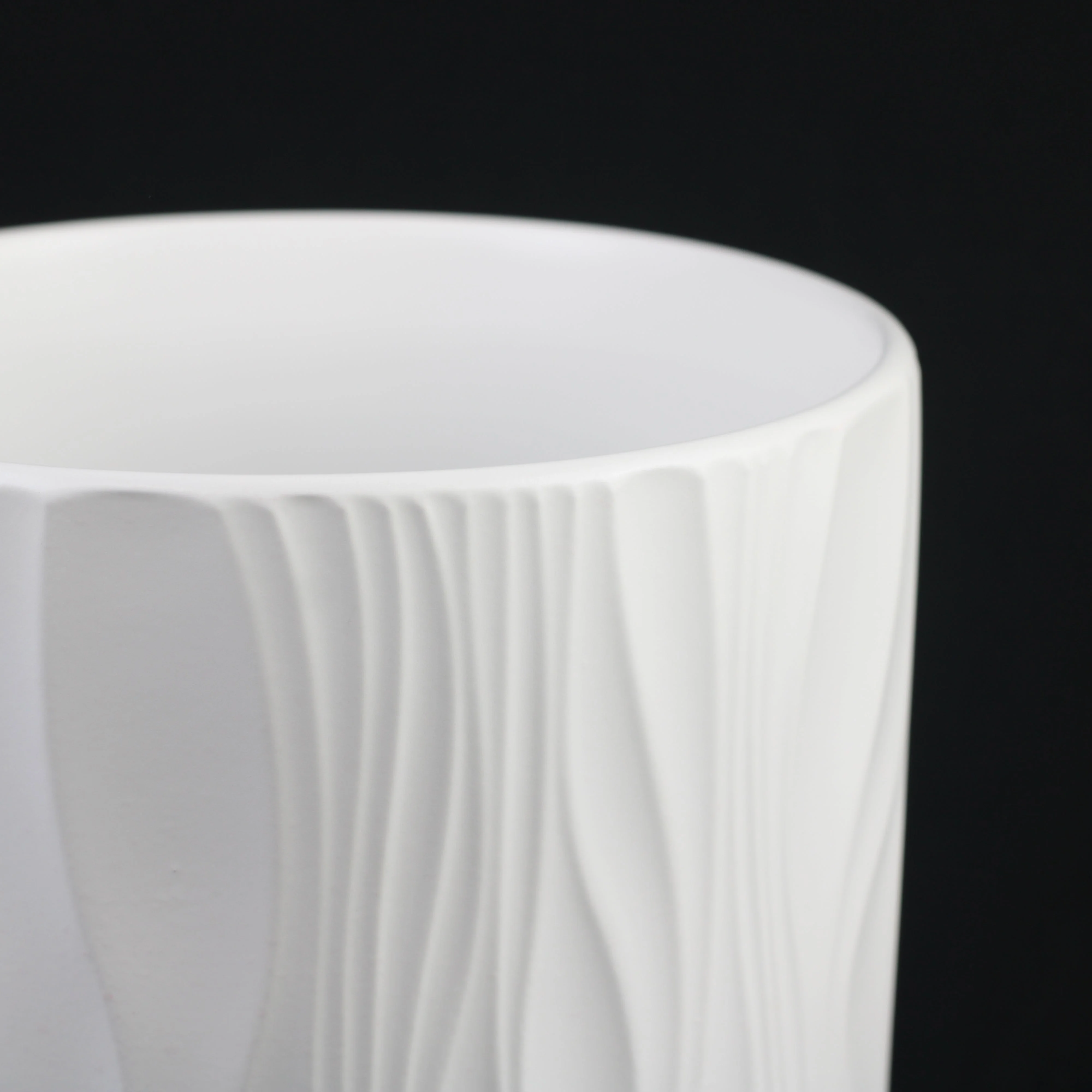 3-Piece White Stoneware Planter Pot Set with Embossed Texture - Image 6
