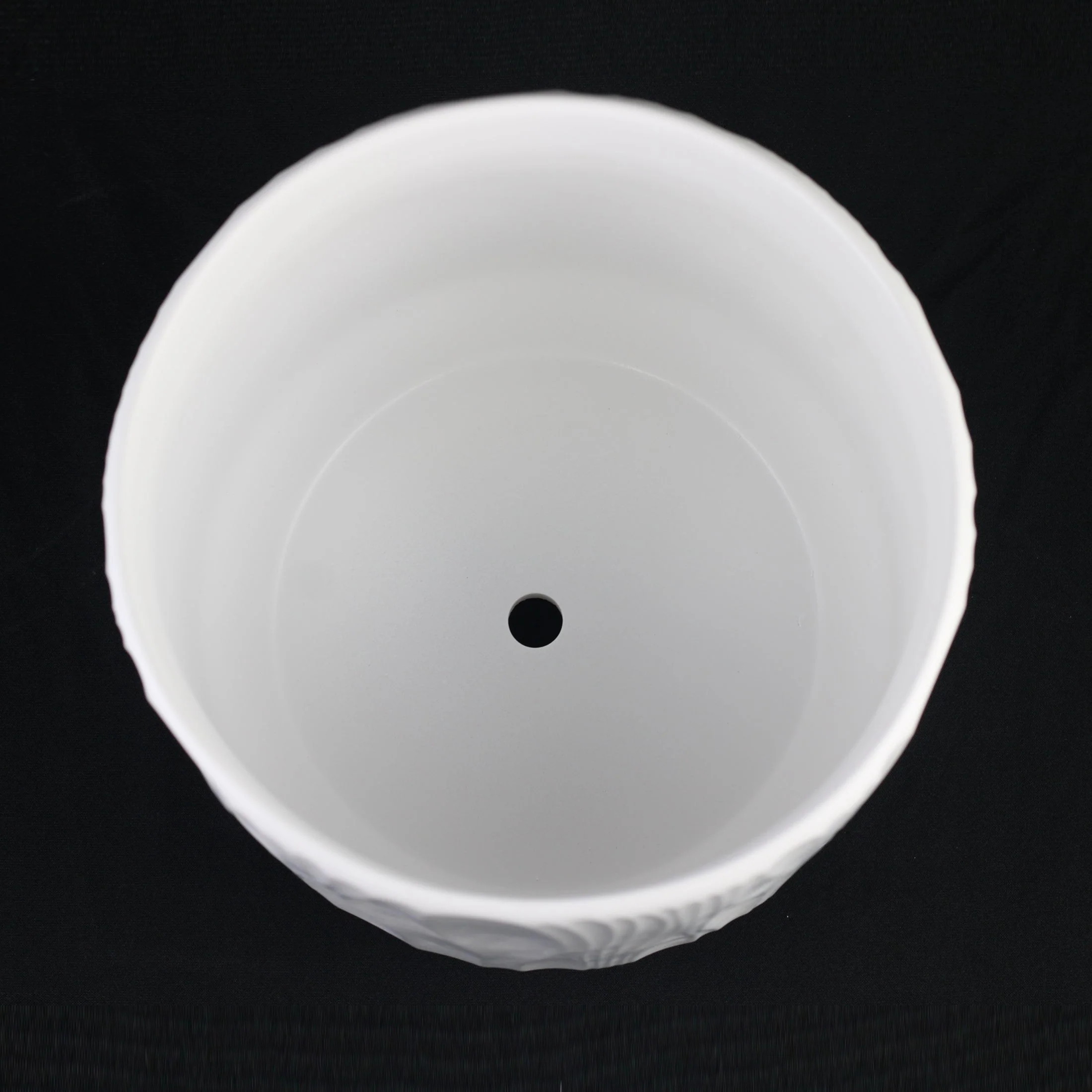 3-Piece White Stoneware Planter Pot Set with Embossed Texture - Image 7