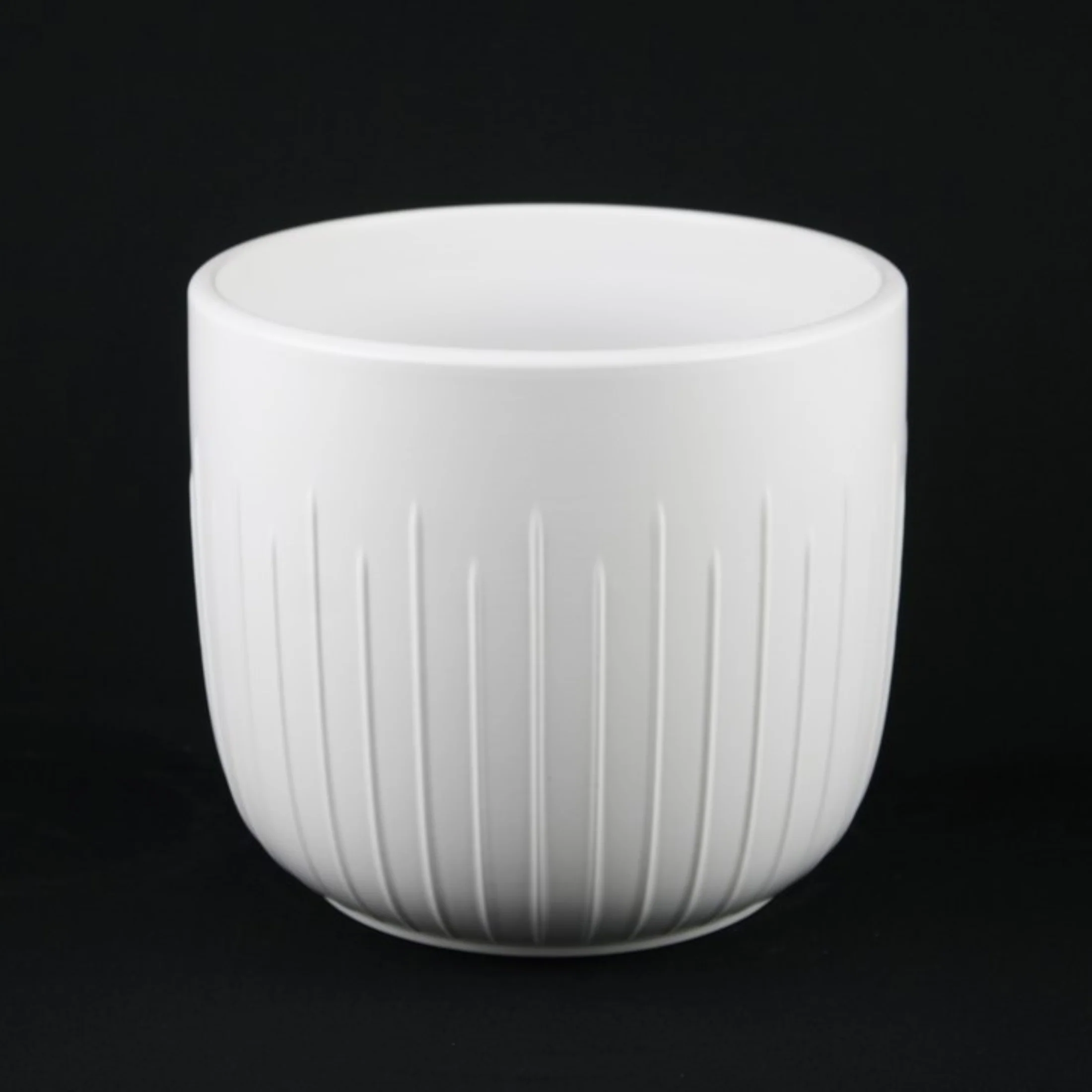 3-Piece White Stoneware Planter Pot Set with Vertical Groove Texture - Image 5