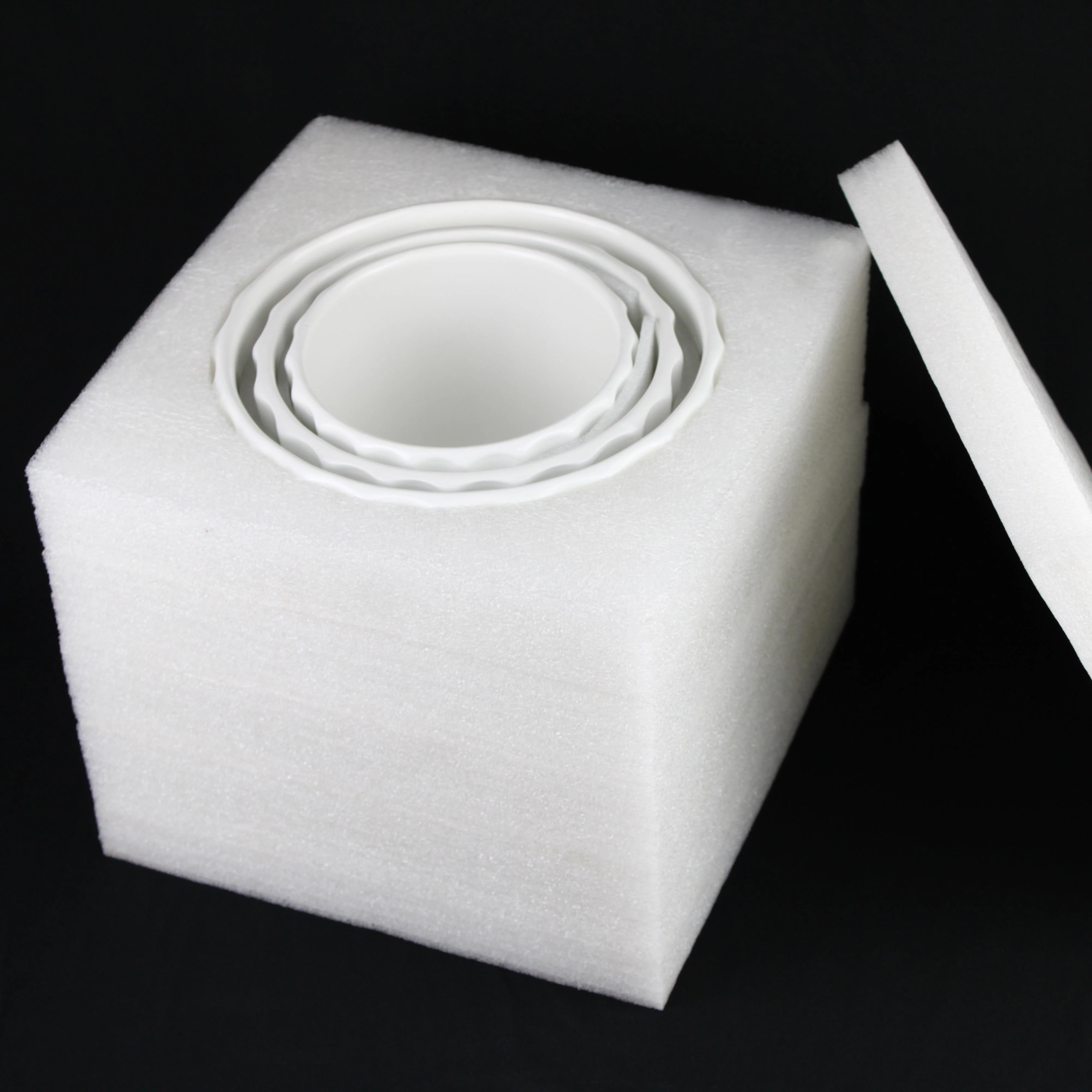 3-Piece White Stoneware Planter Set with Fluted Design - Image 10