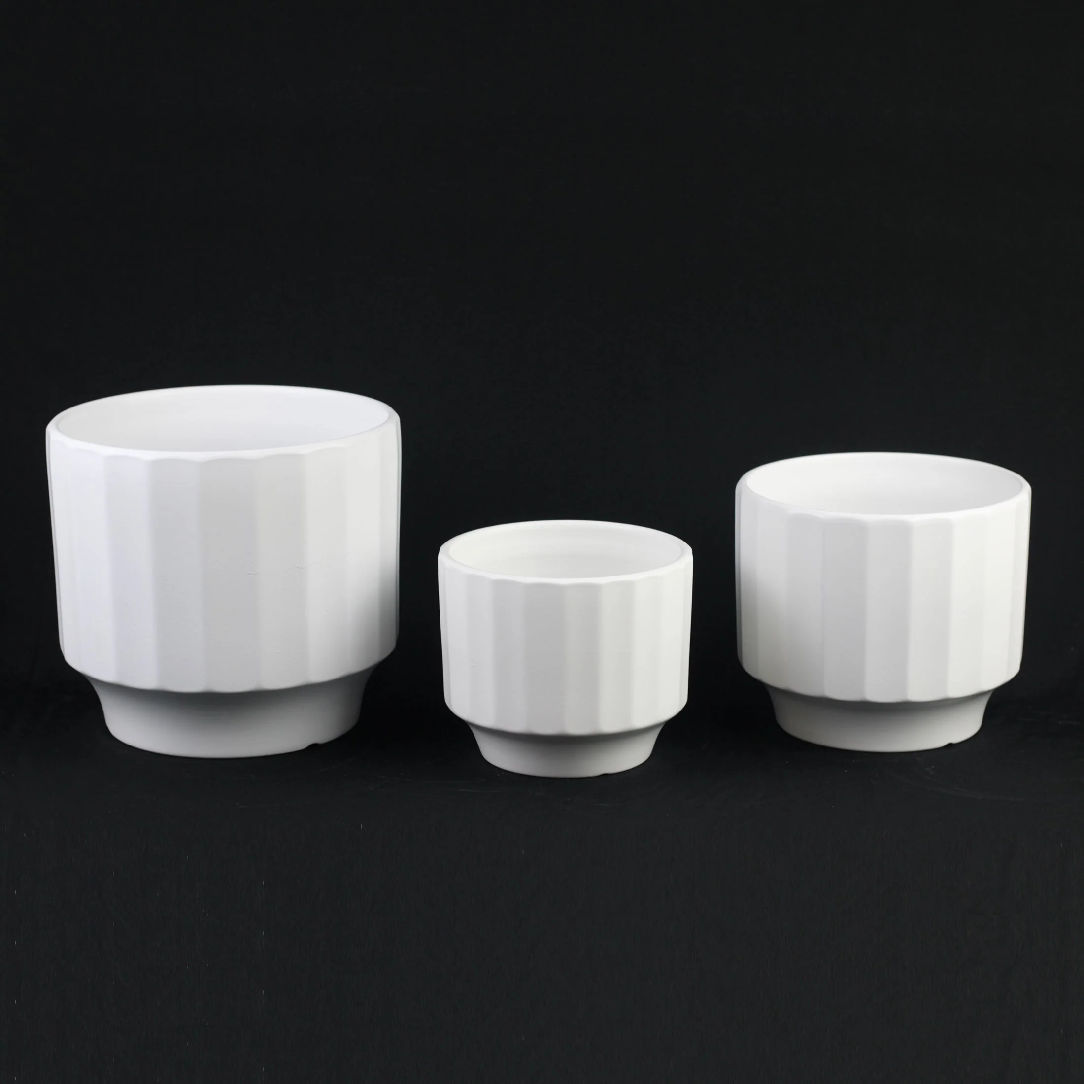 3-Piece White Stoneware Planter Set with Fluted Design - Image 4