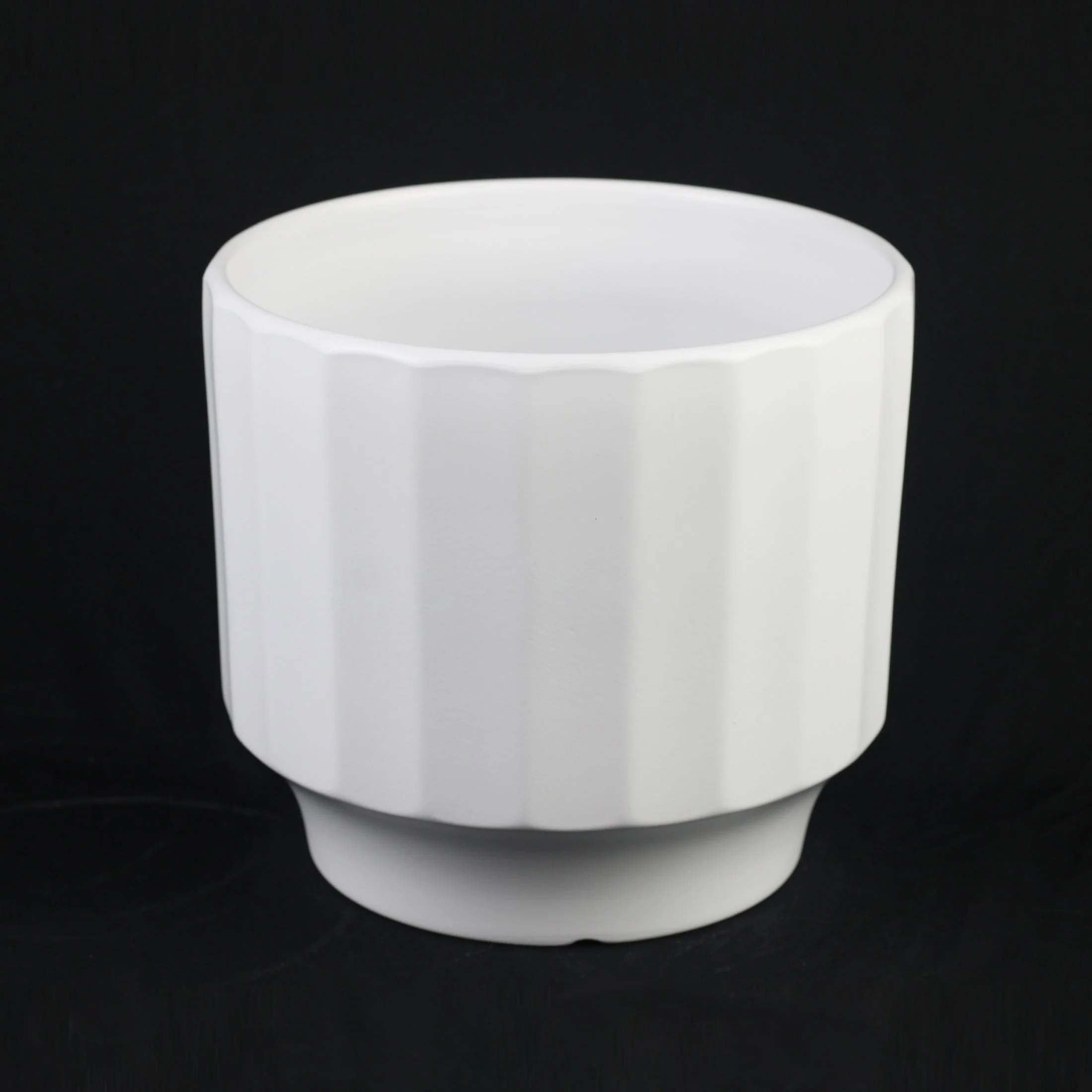 3-Piece White Stoneware Planter Set with Fluted Design - Image 6