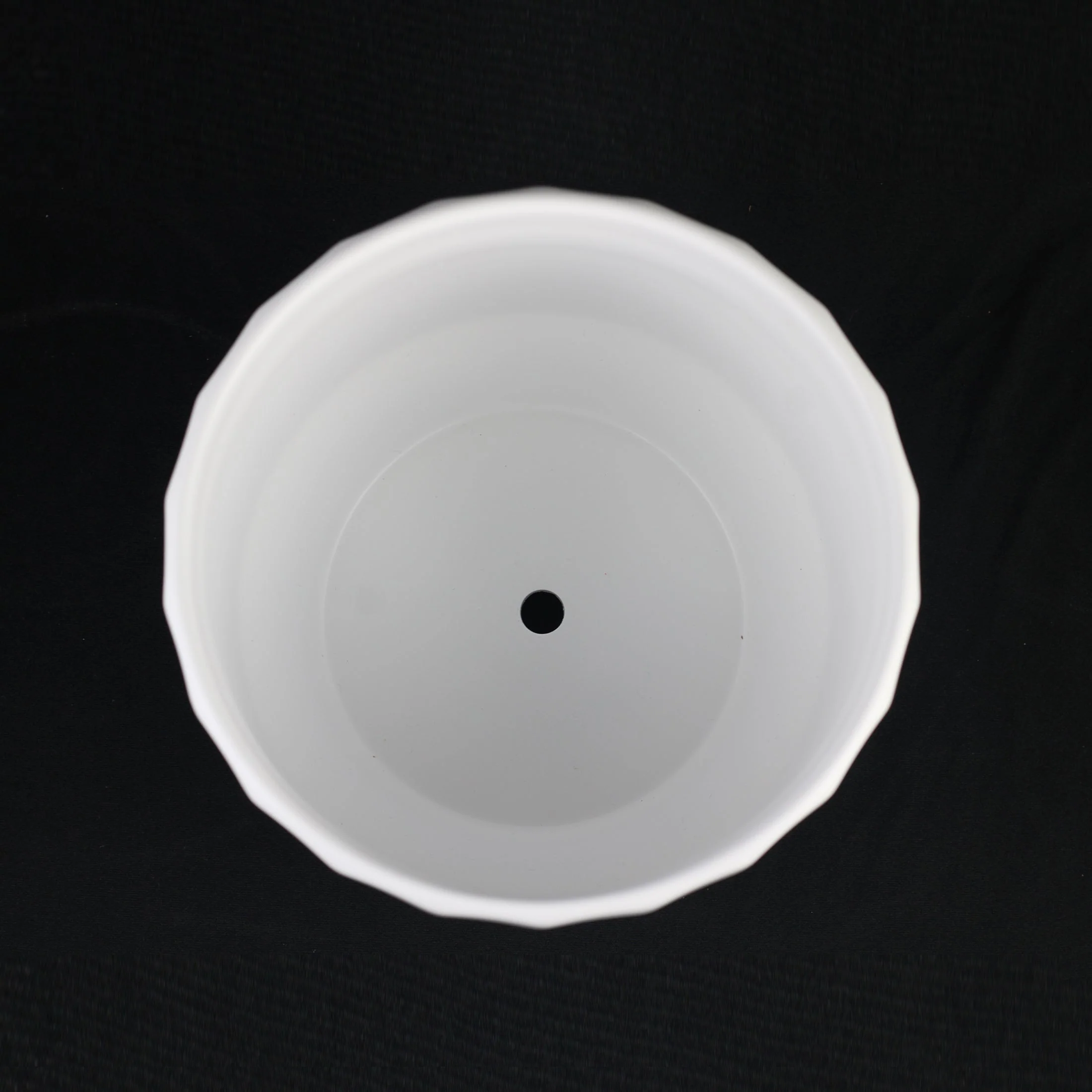 3-Piece White Stoneware Planter Set with Fluted Design - Image 8