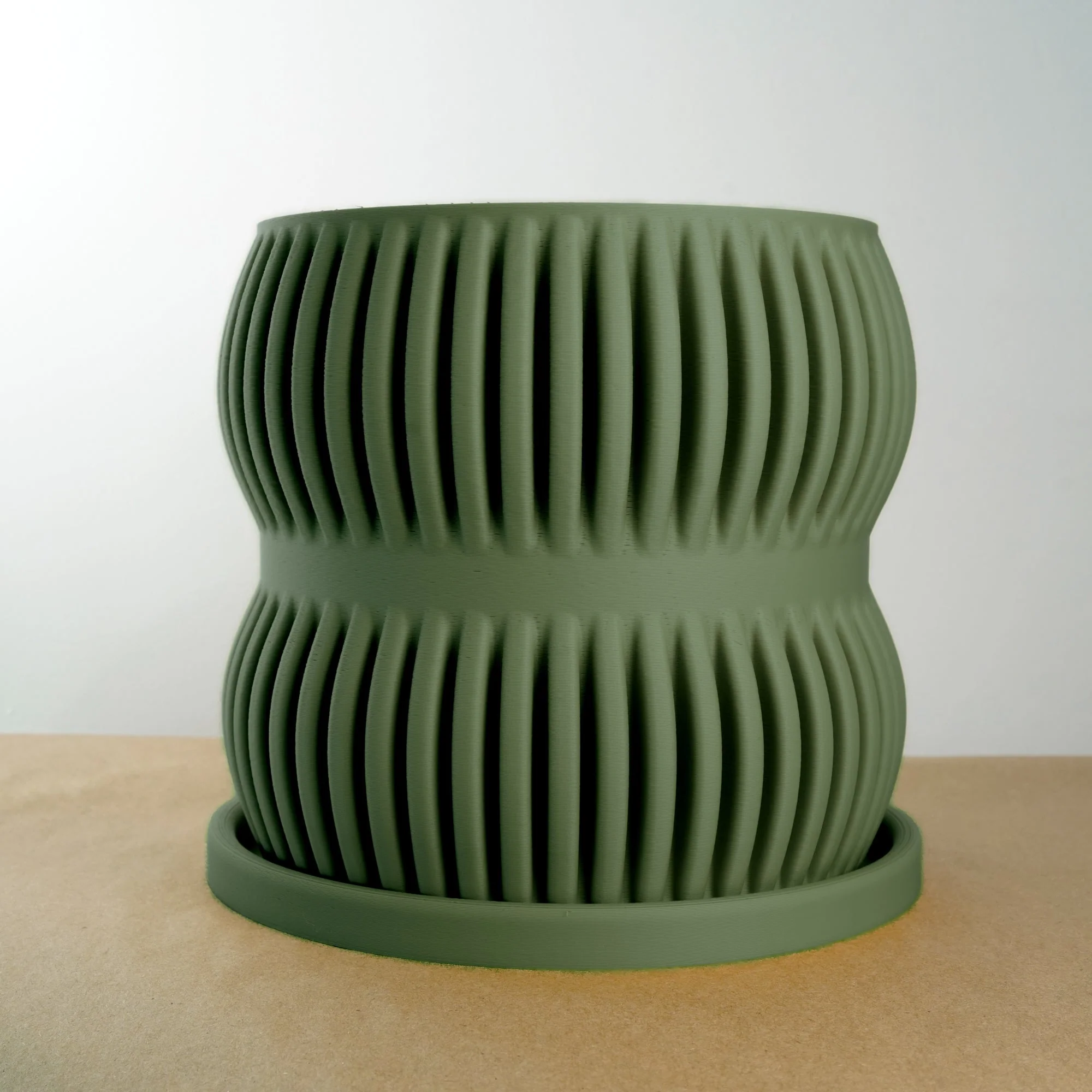 Aureus Planter with Drainage - Image 12