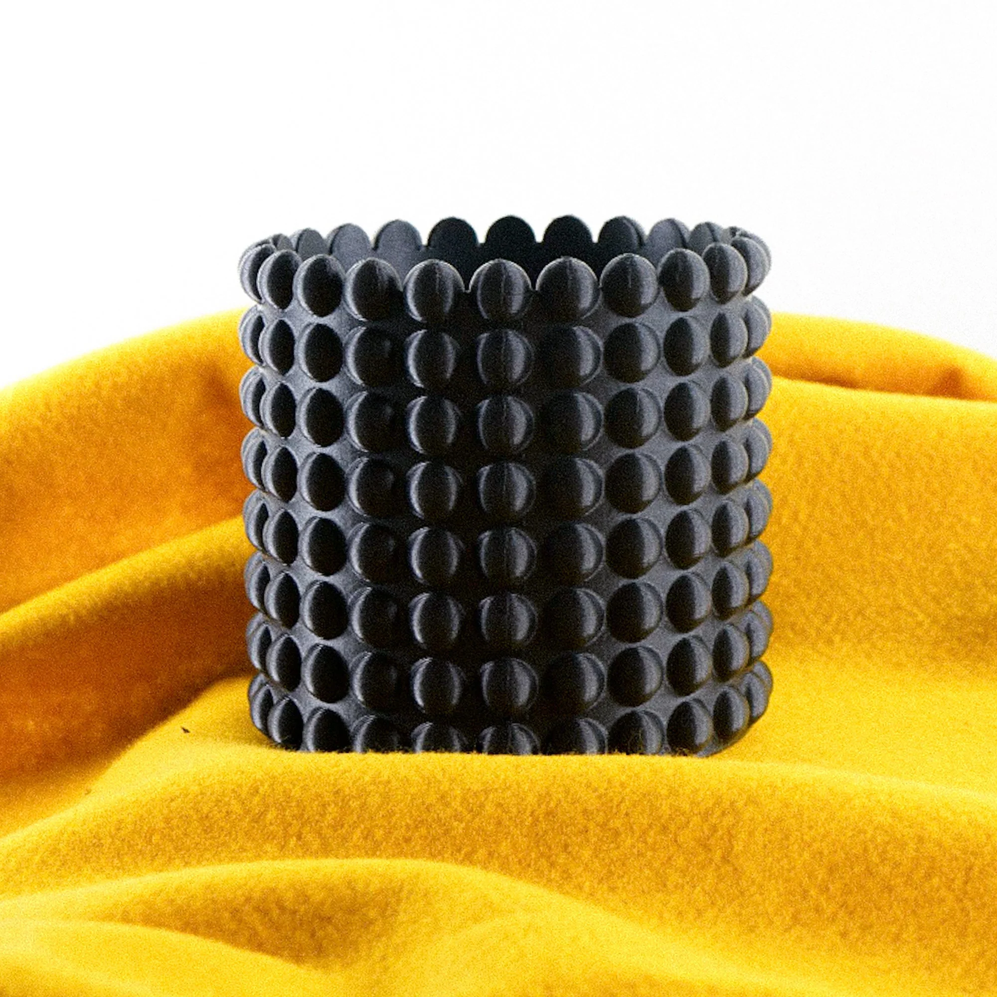 Ring of Pearls Planter Pot - Image 5